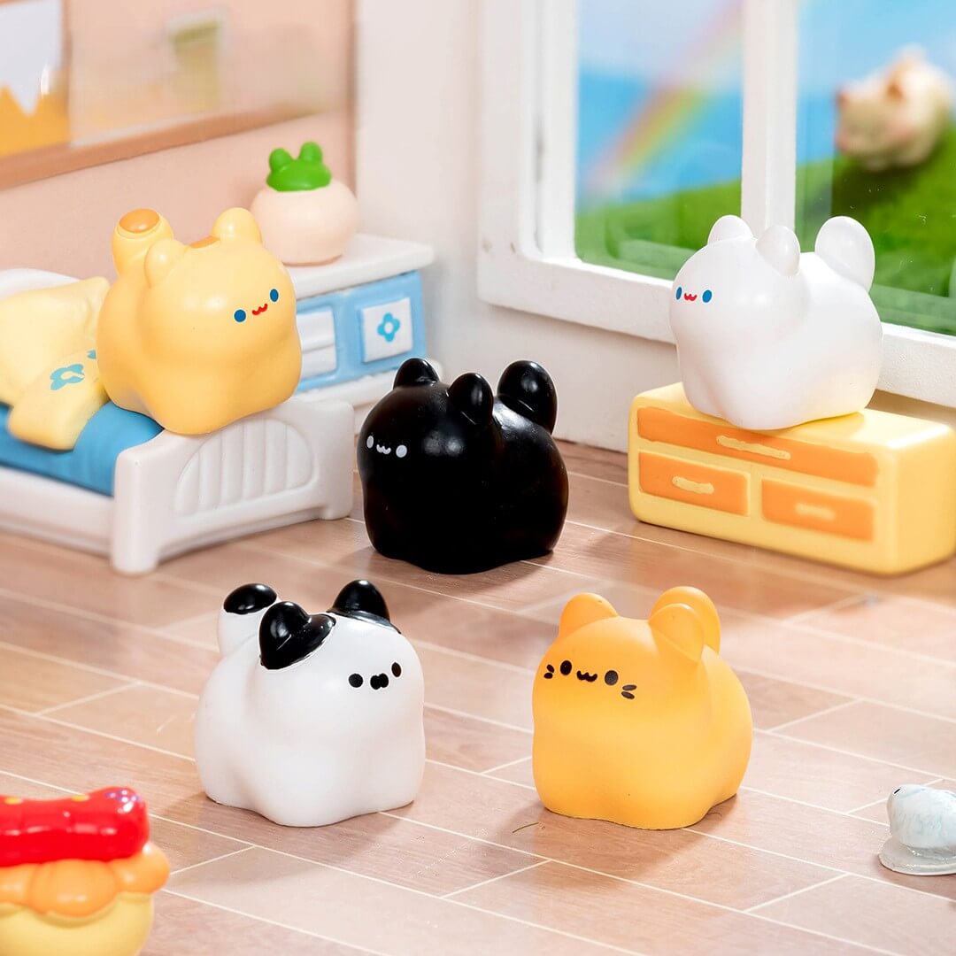 A212-Resin Cute Little Cat (Cube Game)